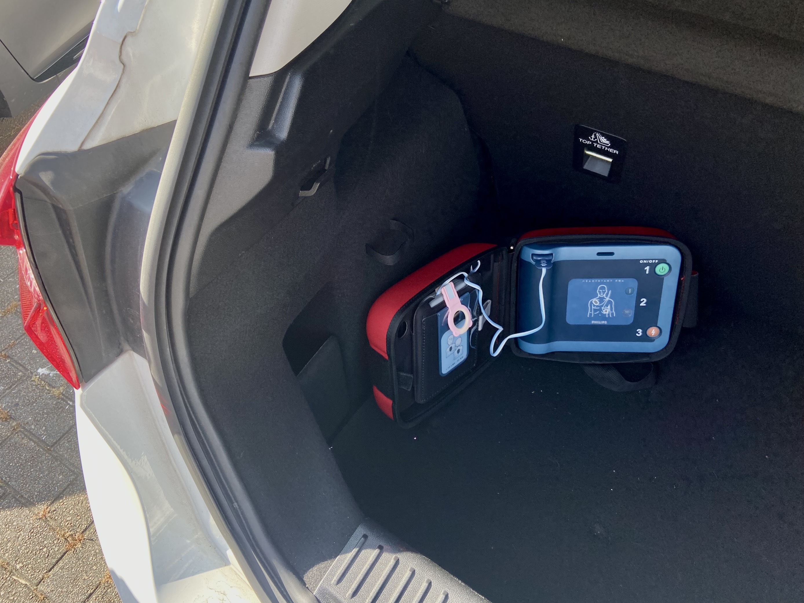 La importancia de un DEA en el coche